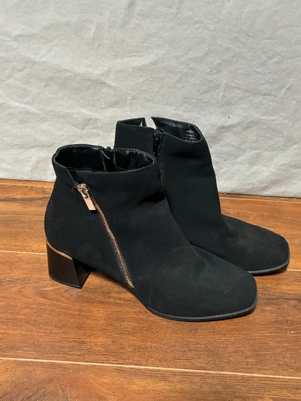 Andiamo Arebecca Black Faux Suede Square Toe Block Heel Ankle Boots Womens 11M.
